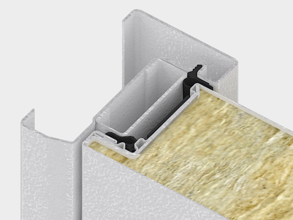 Eshik ramkasi uchun vrezka montaji, eshikni ichkariga ham, tashqariga ham ochilishi mumkin bo'lgan tarzda o'rnatishga imkon beradi. Shuningdek, bu montaj usuli eshikni obyektga qo'shimcha teshik (pristenka)siz o'rnatishga imkon yaratadi.